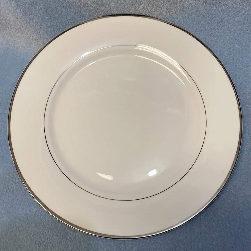 2-Wallace Porcelain and Platinum Dinner Plates 10-5/8 inch (set of two)